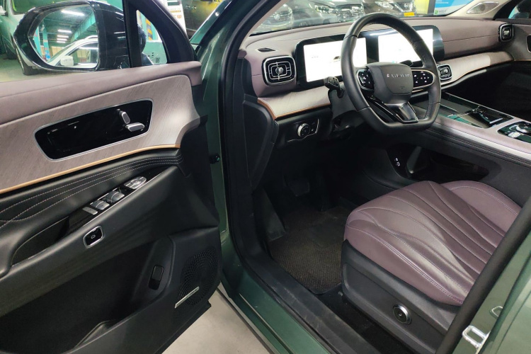 奇瑞 风云T10 2024款 210 奢享版中控内饰7003