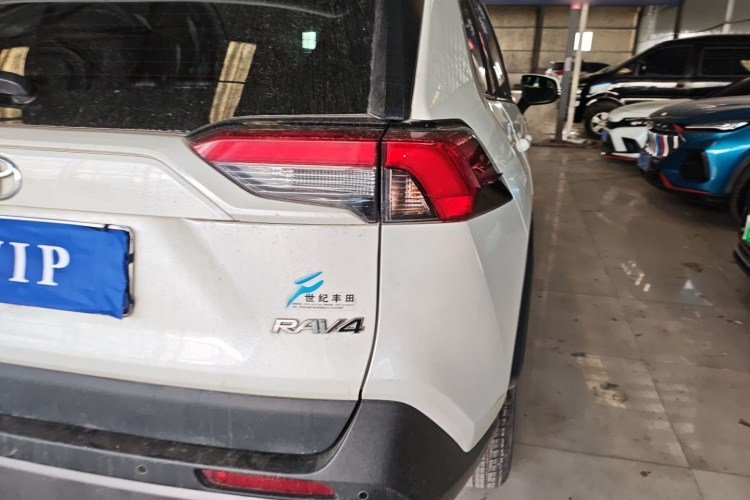 丰田 RAV4荣放 2020款 2.0L CVT两驱风尚版车身外观9
