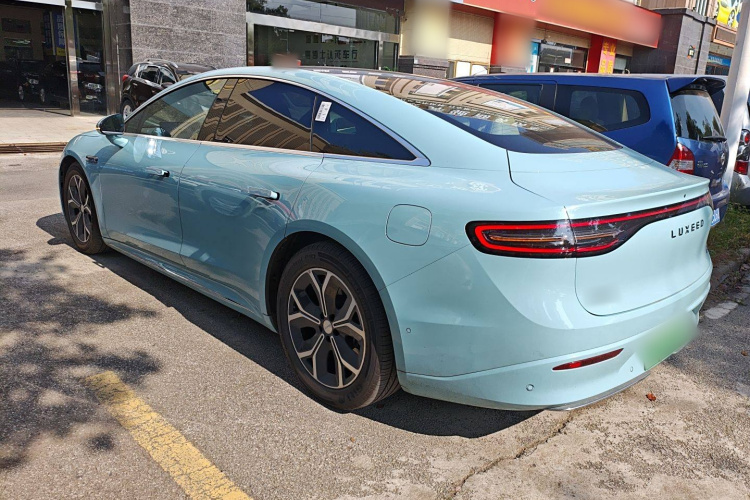 鸿蒙智行 智界S7 2024款 Max+ 后驱超航智驾版车身外观4