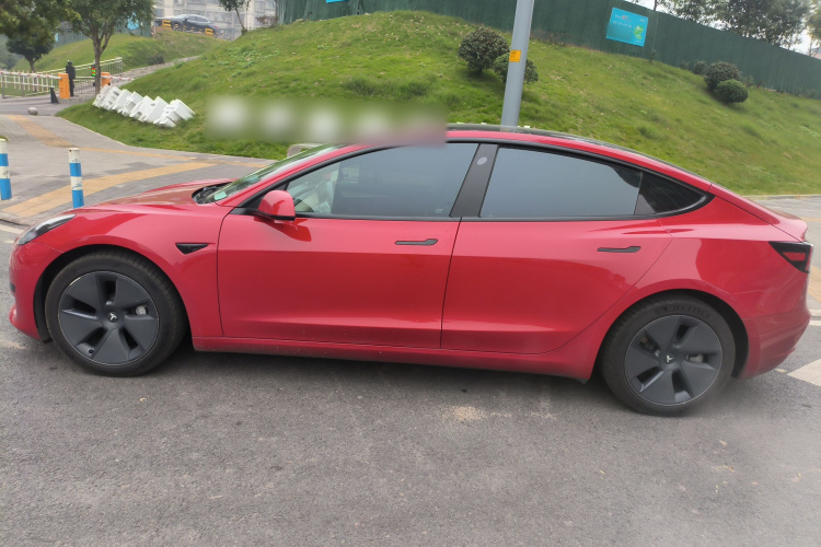 特斯拉 Model 3 2021款 标准续航后驱升级版车身外观4