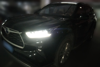 丰田 汉兰达 2022款 双擎 2.5L 四驱尊贵版 7座