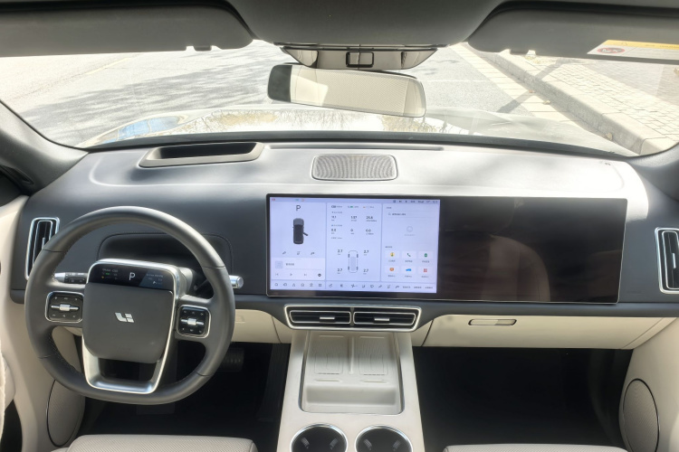 理想汽车 理想L8 2024款 Ultra中控内饰7001