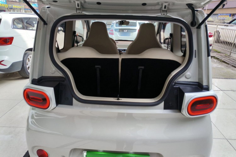 五菱汽车 宏光MINIEV 2024款 第三代 215km 青春版机舱底盘23