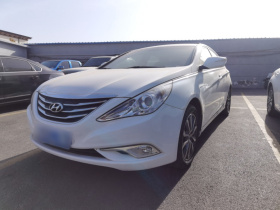 现代 索纳塔 2013款 2.0L 自动时尚版