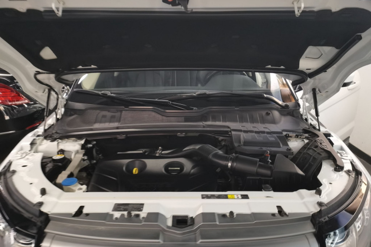 路虎 揽胜极光(进口) 2014款 2.0T 5门耀享版机舱底盘24