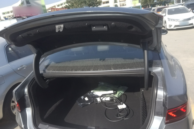 比亚迪 秦PLUS 2024款 荣耀版 DM-i 55KM领先型机舱底盘23