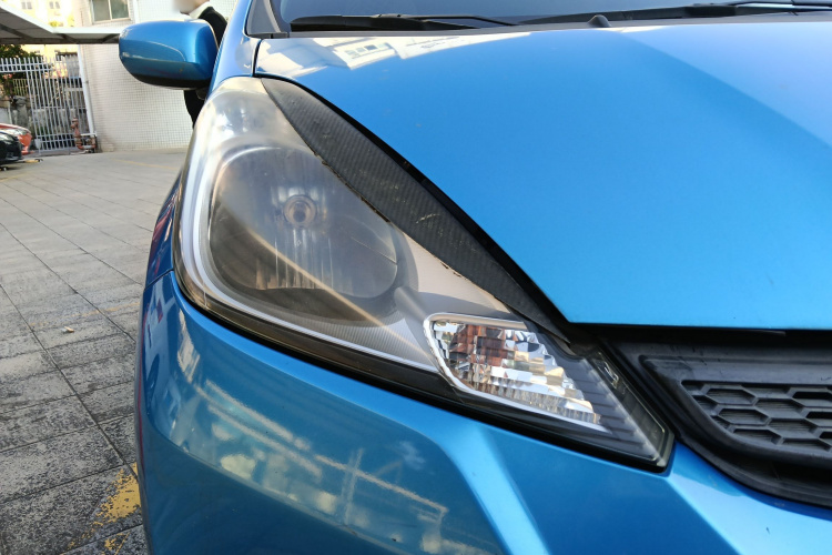 本田 飞度 2011款 1.3L 手动舒适版车身外观8