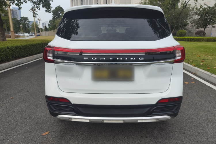 东风风行 风行T5 2022款 盛世款 1.6L 手动筑梦版五座车身外观6005