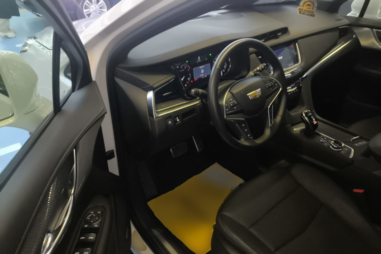 凯迪拉克XT5 2023款 2.0T 四驱尊贵型（至臻版）中控内饰7003