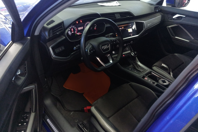 奥迪Q3 2020款 35 TFSI 时尚动感型中控内饰7003