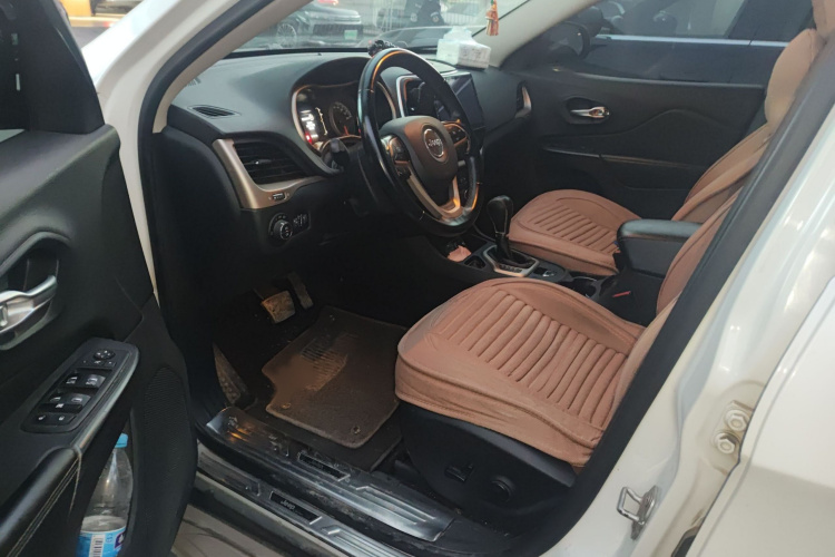 Jeep 自由光 2016款 2.4L 领先版中控内饰7003