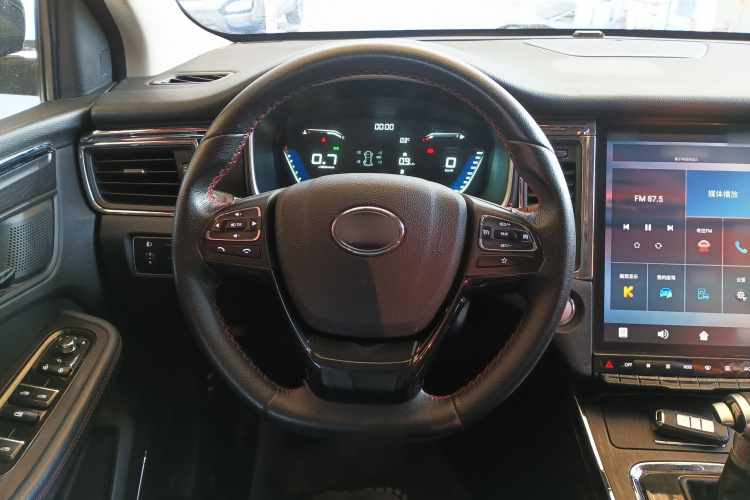 SWM斯威汽车 SWM斯威G05 2021款 PRO 1.5T 自动豪华型 7座中控内饰13