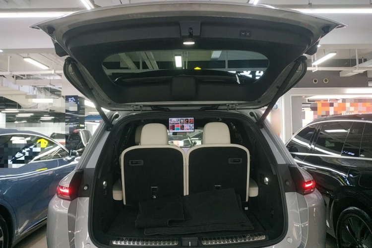 理想汽车 理想L8 2023款 Max机舱底盘23