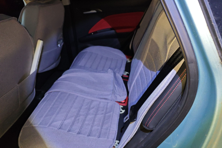 哪吒汽车 哪吒V 2021款 长续航娱乐版中控内饰21