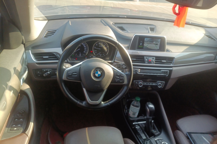 宝马X1 2019款 sDrive18Li 尊享型中控内饰13