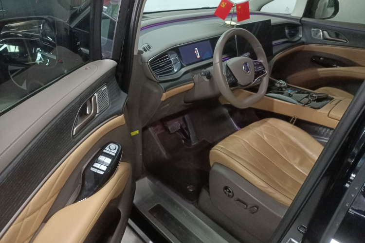 腾势D9 2022款 EV 600 四驱旗舰型中控内饰20