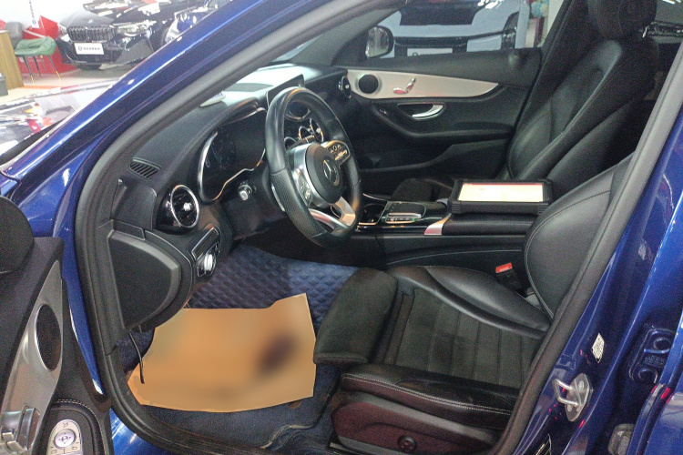 奔驰C级 2020款 C 260 运动版中控内饰19