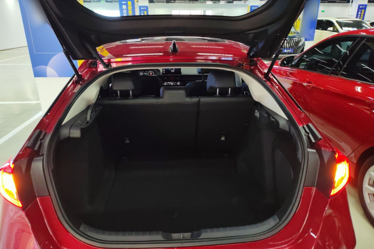本田 型格 2023款 HATCHBACK 240TURBO CVT幻夜·尊享版机舱底盘23
