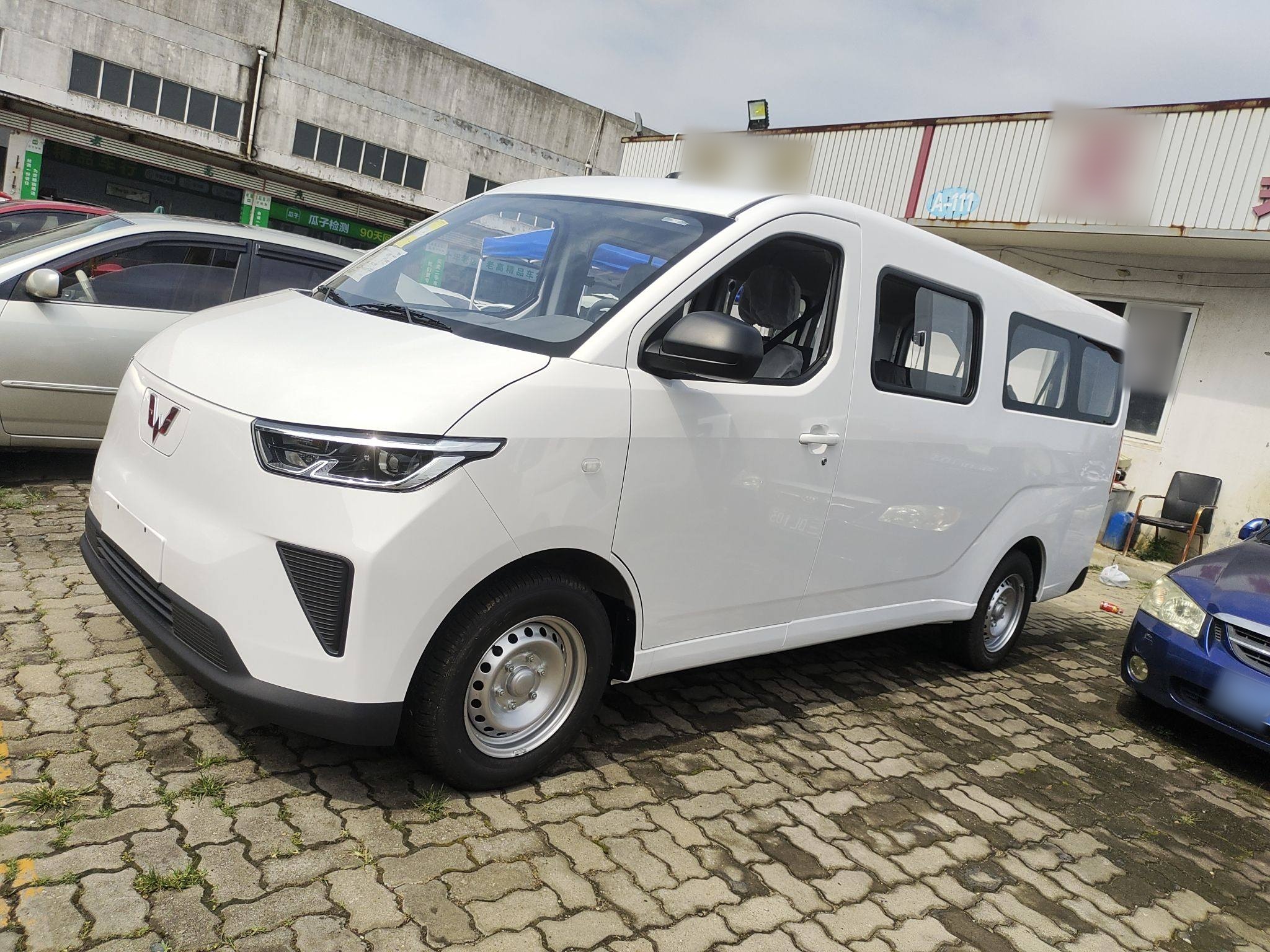 五菱汽车 五菱扬光 2024款 300KM 舒适型客车版 75kW