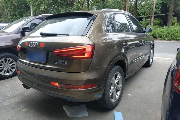 奥迪Q3 2018款 30周年年型 30 TFSI 时尚型车身外观7