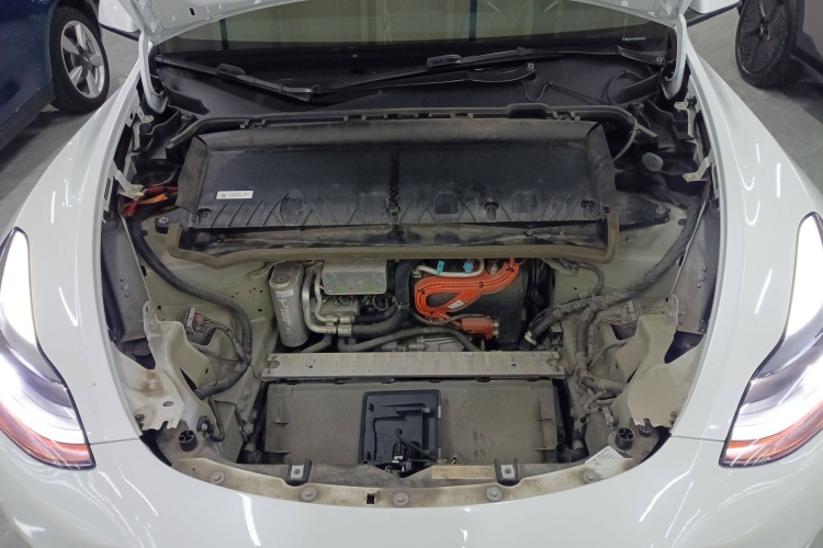 特斯拉 Model Y 2022款 Performance高性能全轮驱动版局部细节24