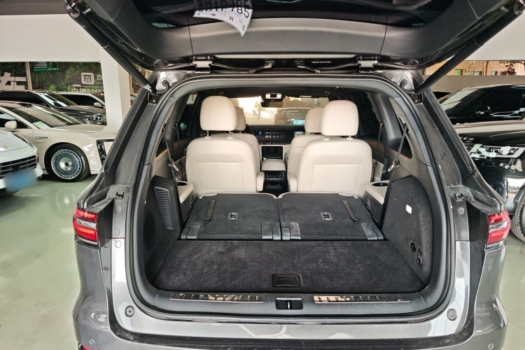 理想汽车 理想ONE 2021款 增程6座版机舱底盘23