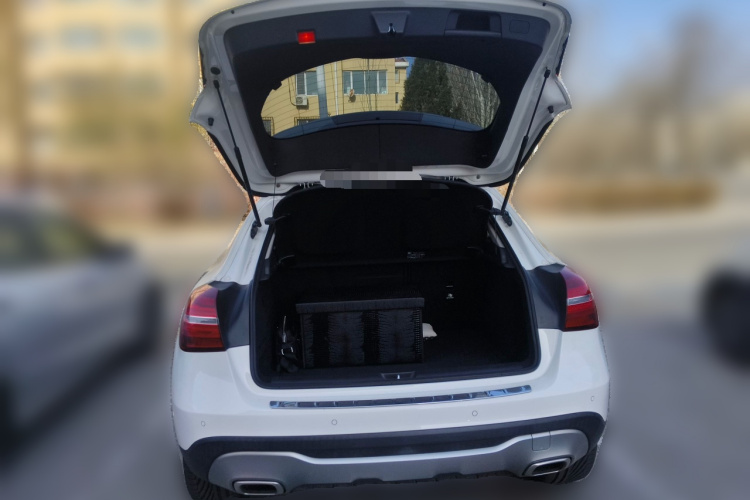 奔驰GLA 2018款 GLA 200 动感型中控内饰23