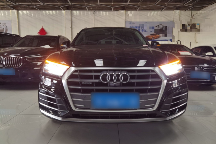 奥迪Q5L 2020款 45 TFSI 尊享运动型车身外观2