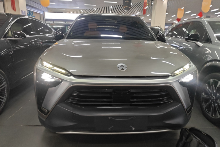 蔚来ES8 2020款 580KM 六座版车身外观2