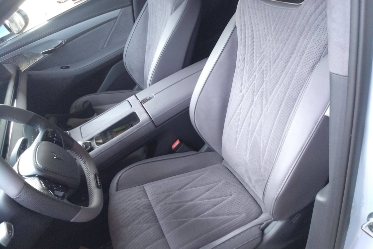 岚图汽车 岚图追光 2023款 四驱长续航版局部细节19