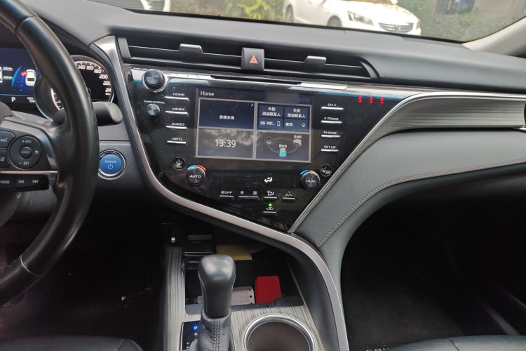 丰田 凯美瑞 2018款 双擎 2.5HG 豪华版局部细节16