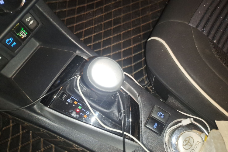 丰田 雷凌 2017款 改款 185T CVT精英版 国VI局部细节18