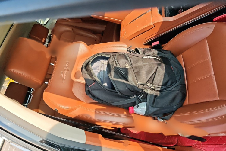 众泰T700 2017款 1.8T 双离合尊贵型局部细节41