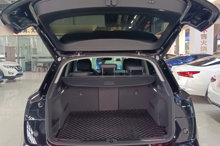 奥迪Q5L 2022款 改款 40T 豪华动感型机舱底盘23