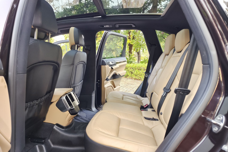 保时捷 2015款 Cayenne 3.0T中控内饰7001