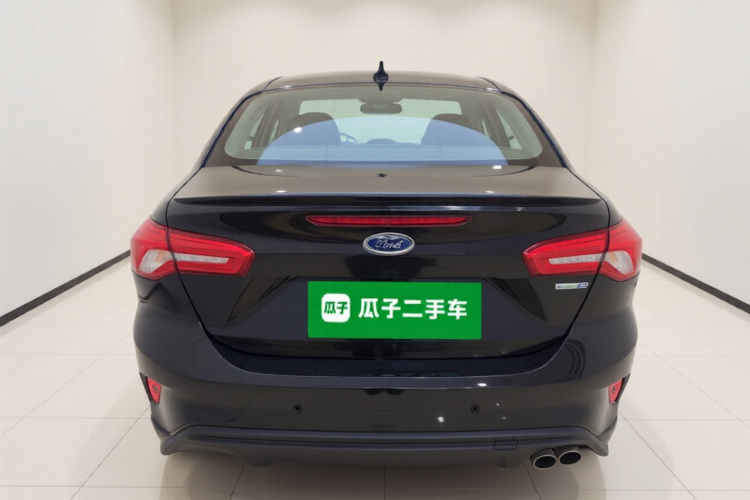 福特 福克斯 2020款 三厢 EcoBoost 180 自动ST Line车身外观6