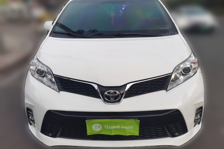 丰田 SIENNA 2015款 3.5L 四驱L车身外观2