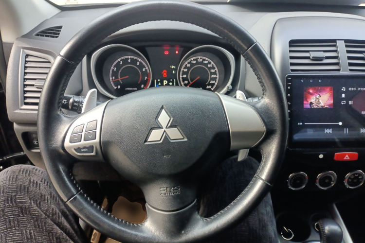 三菱 劲炫ASX 2013款 2.0L CVT两驱豪华版中控内饰13