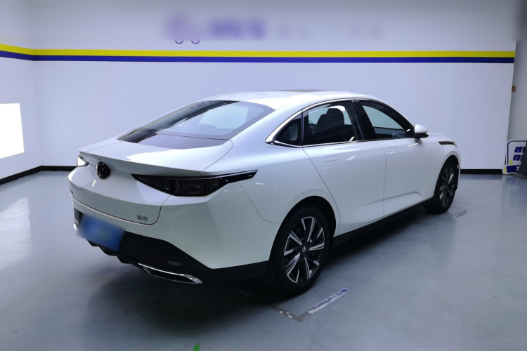 长安 逸动 2024款 1.5T GDI自动 旗舰型车身外观7