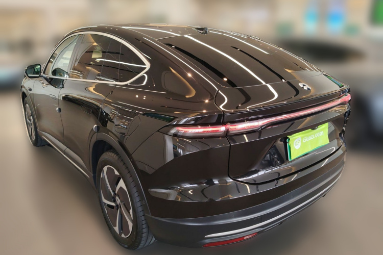 蔚来EC6 2023款 75kWh车身外观5