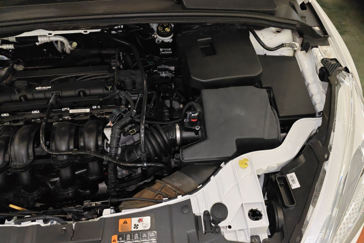 福特 福克斯 2015款 两厢 1.6L 自动舒适型机舱底盘26