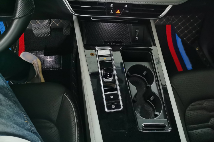 大众 途昂X 2021款 330TSI 两驱尊崇豪华版中控内饰7004