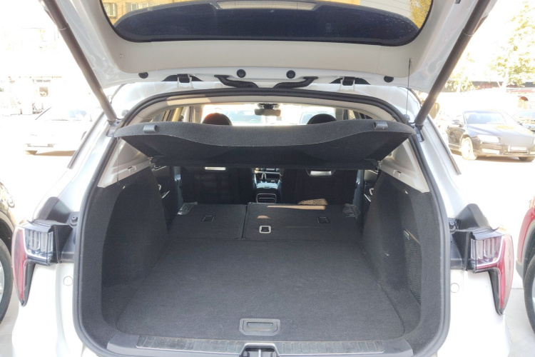 领克01 EM-P 2018款 1.5T PHEV 劲Pro 国V机舱底盘23