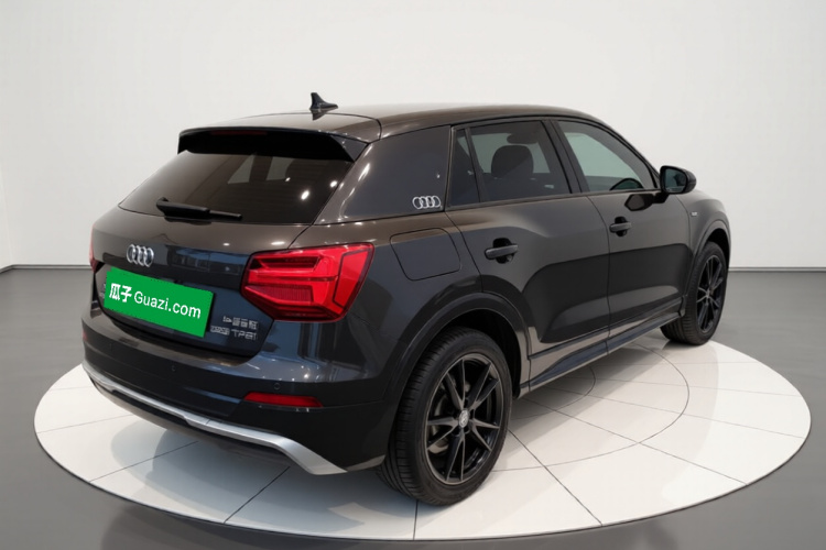 奥迪Q2L 2020款 35 TFSI 时尚动感型车身外观7