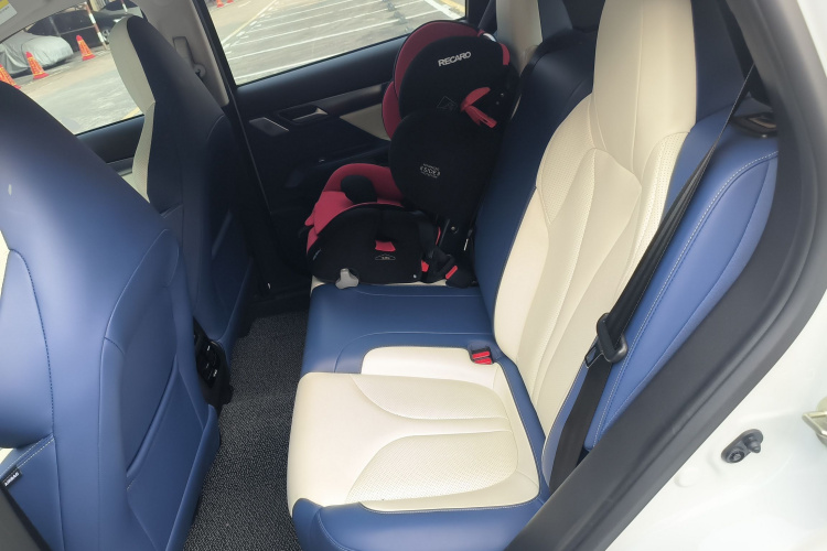 小鹏G3 2022款 G3i 520N+中控内饰7004