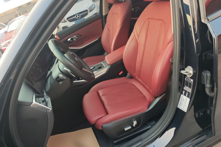 宝马3系 2023款 325Li M运动曜夜套装局部细节19