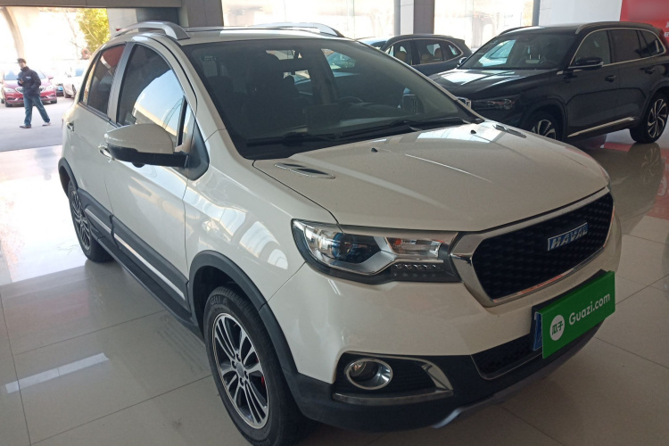 哈弗H1 2016款 改款 蓝标 1.5L AMT豪华型车身外观6002