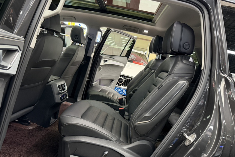 大众 揽境 2023款 改款 380TSI 四驱豪华佳境版Pro 6座中控内饰7004