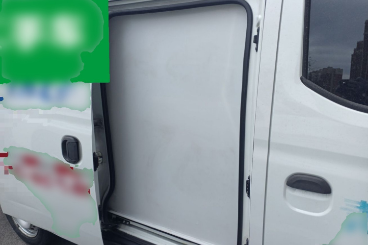 上汽大通MAXUS 大通EV30 2022款 纯电智能物流专家短轴国轩中控内饰7004