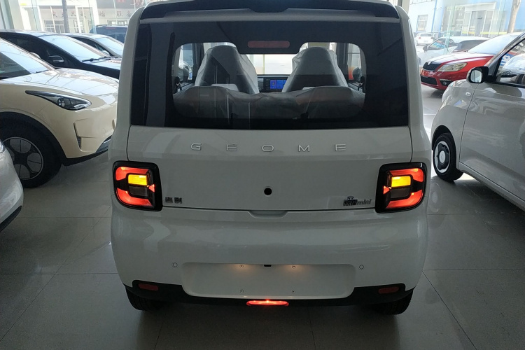 吉利银河 熊猫 2025款 210km 元气熊车身外观6